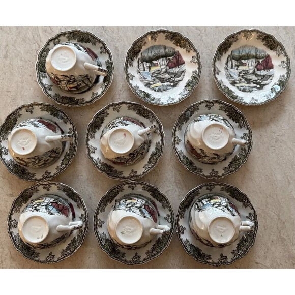 Johnson Brothers Friendly Village 7 Cups and 9 Saucers VINTAGE - The Ice House - Picture 4 of 7